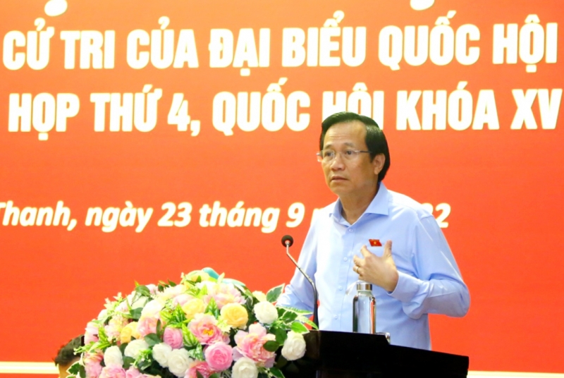 Bộ trưởng Bộ LĐ-TB&XH Đào Ngọc Dung phát biểu tại hội nghị tiếp xúc cử tri ở huyện Như Thanh