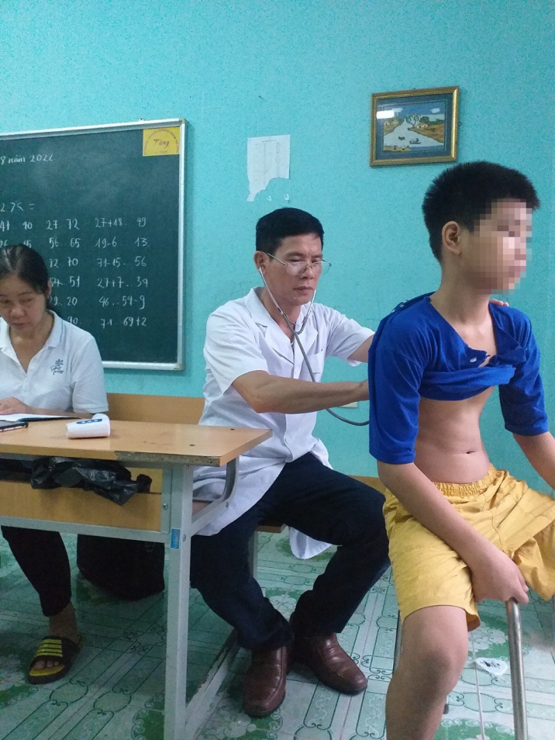 anh-da-chinh-sua-150766-1 Khám sức khỏe định kỳ cho trẻ khuyết tật ở Cơ sở Bảo trợ xã hội tổng hợp tỉnh Bắc Giang