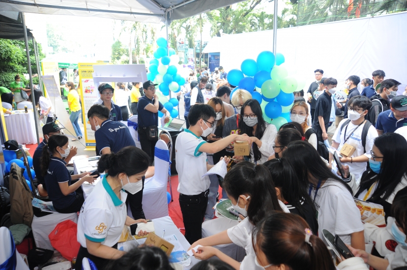 “Ngày hội Tuyển dụng Việc làm năm 2022”có nhiều sinh viên tìm được việc làm và cơ hội được tham gia phỏng vấn vòng 2 từ các doanh nghiệp.