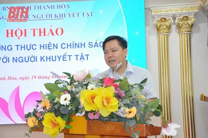 Phó Giám đốc Sở Lao động, Thương binh và Xã hội Trần Văn Hùng phát biểu tại hội thảo.