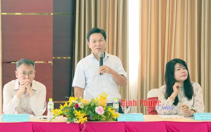 Ông Lê Anh Tuấn, Phó Giám đốc Sở Y tế Bình Phước phát biểu tại hội nghị