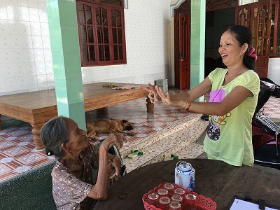 Bà Chín Thủ và con gái