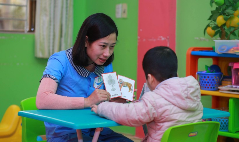 Một tiết dạy cho trẻ tự kỷ tại Trung tâm Hỗ trợ phát triển giáo dục hòa nhập trẻ khuyết tật Tâm An, TP Uông Bí (Quảng Ninh). Ảnh: INT