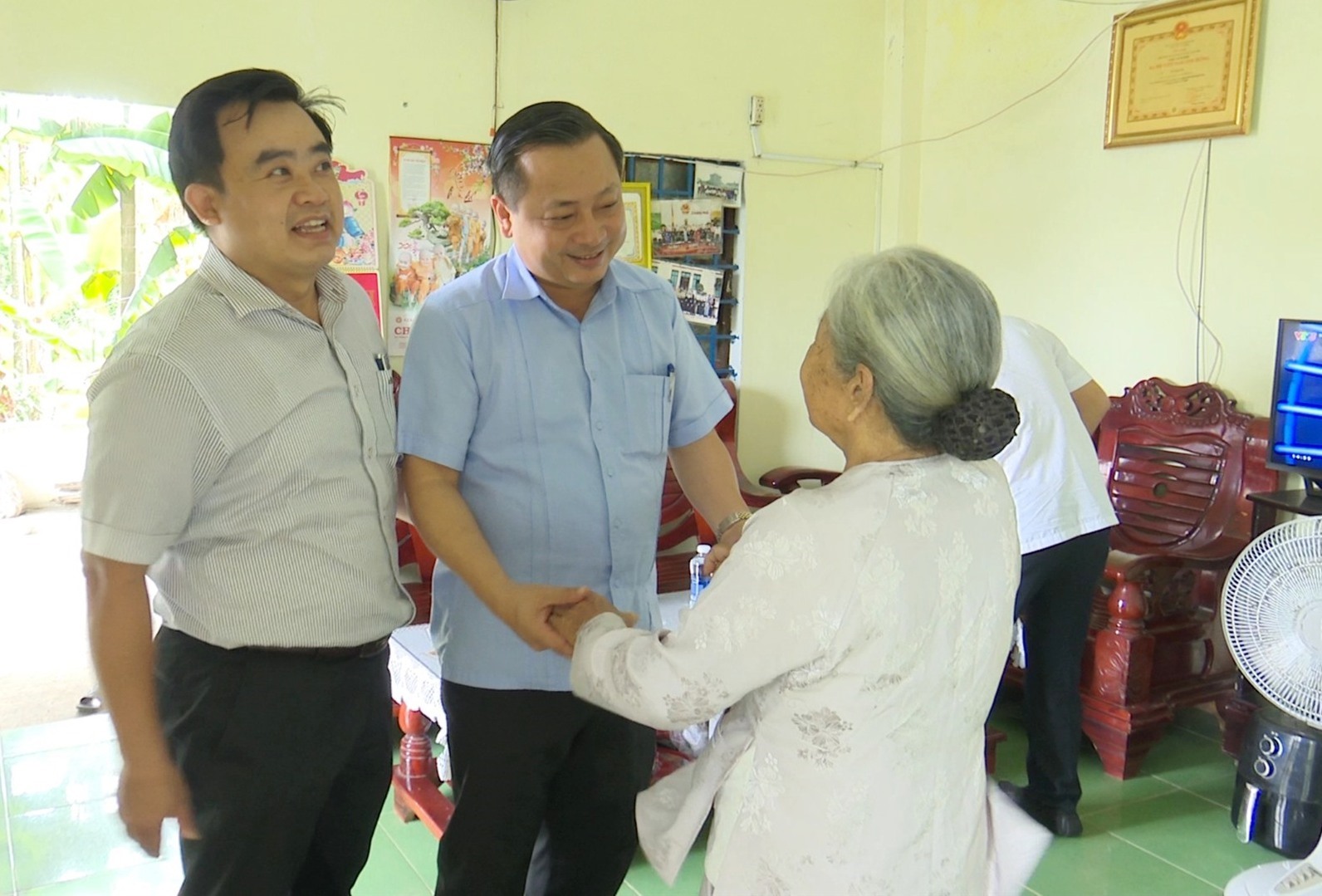 Lãnh đạo huyện Đại Lộc thăm hỏi Bà mẹ Việt Nam anh hùng