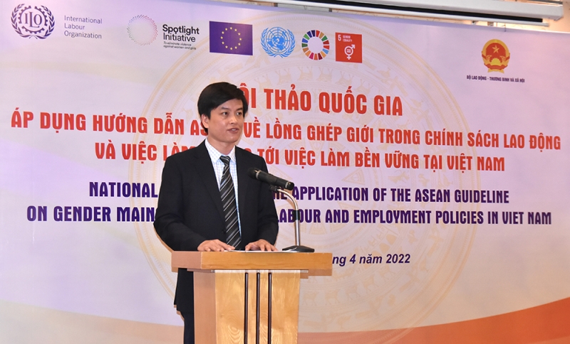 Ông Lê Khánh Lương - Quyền Vụ trưởng Vụ Bình đẳng giới, Bộ Lao động – Thương binh và Xã hội phát biểu
