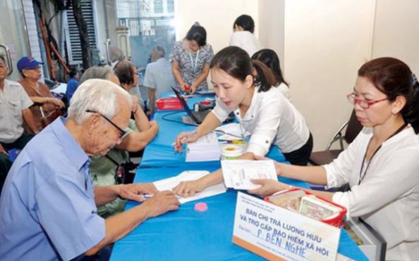 Theo đó, mức lương hưu, trợ cấp bảo hiểm xã hội và trợ cấp hàng tháng được điều chỉnh tăng thêm 12,5%