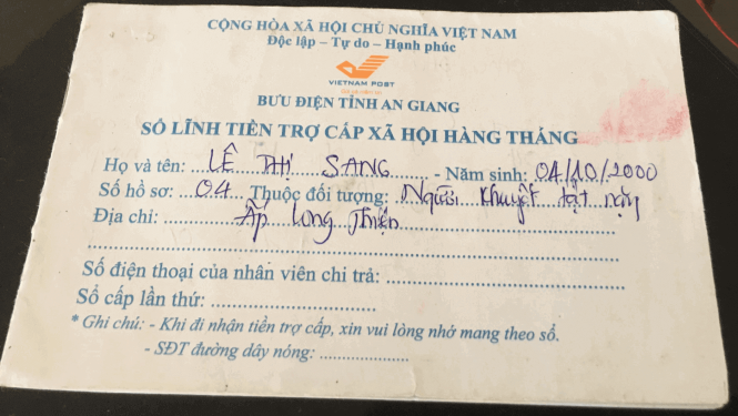 Sổ lĩnh tiền trợ cấp xã hội hàng tháng của Lê Thị Sang