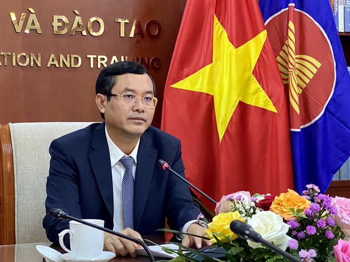 Thứ trưởng Nguyễn Văn Phúc dự hội thảo trực tuyến từ điểm cầu Bộ GD&ĐT.