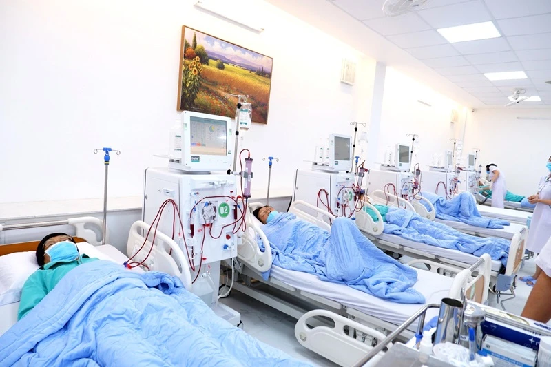 Các bệnh nhân đầu tiên được lọc thận nhân tạo tại Bệnh viện Thiện Hạnh, thành phố Buôn Ma Thuột, tỉnh Đắk Lắk.