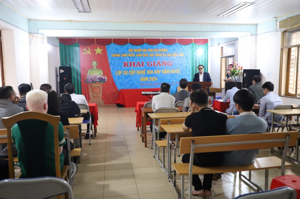 Khai giảng lớp Xoa bóp bấm huyệt cho 15 hội viên của các đơn vị thuộc tỉnh Hội Hải Dương