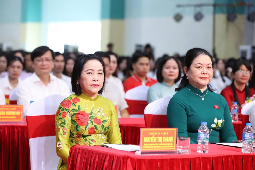 khai giảng 