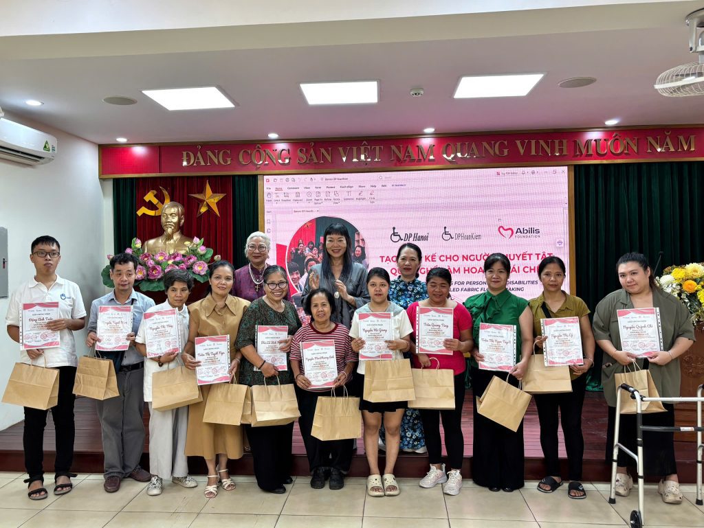 Khơi nguồn sinh kế xanh từ những tấm vải vụn 34 1790782875013 2080546036908021947 7410229175938231218 de08b04ee5c11a894b53f0e654429c59