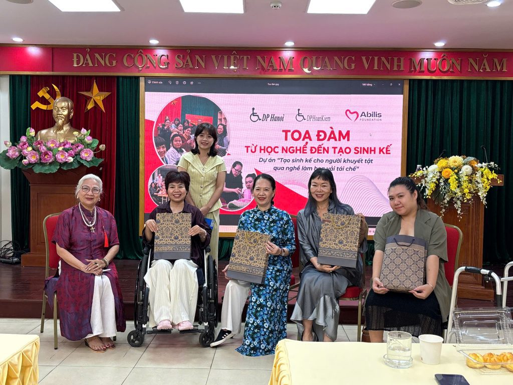 Khơi nguồn sinh kế xanh từ những tấm vải vụn 33 1790782875049 2080546036908021947 7410229175938231218 5ab2eede6b83e66f402b4cb47068dd88