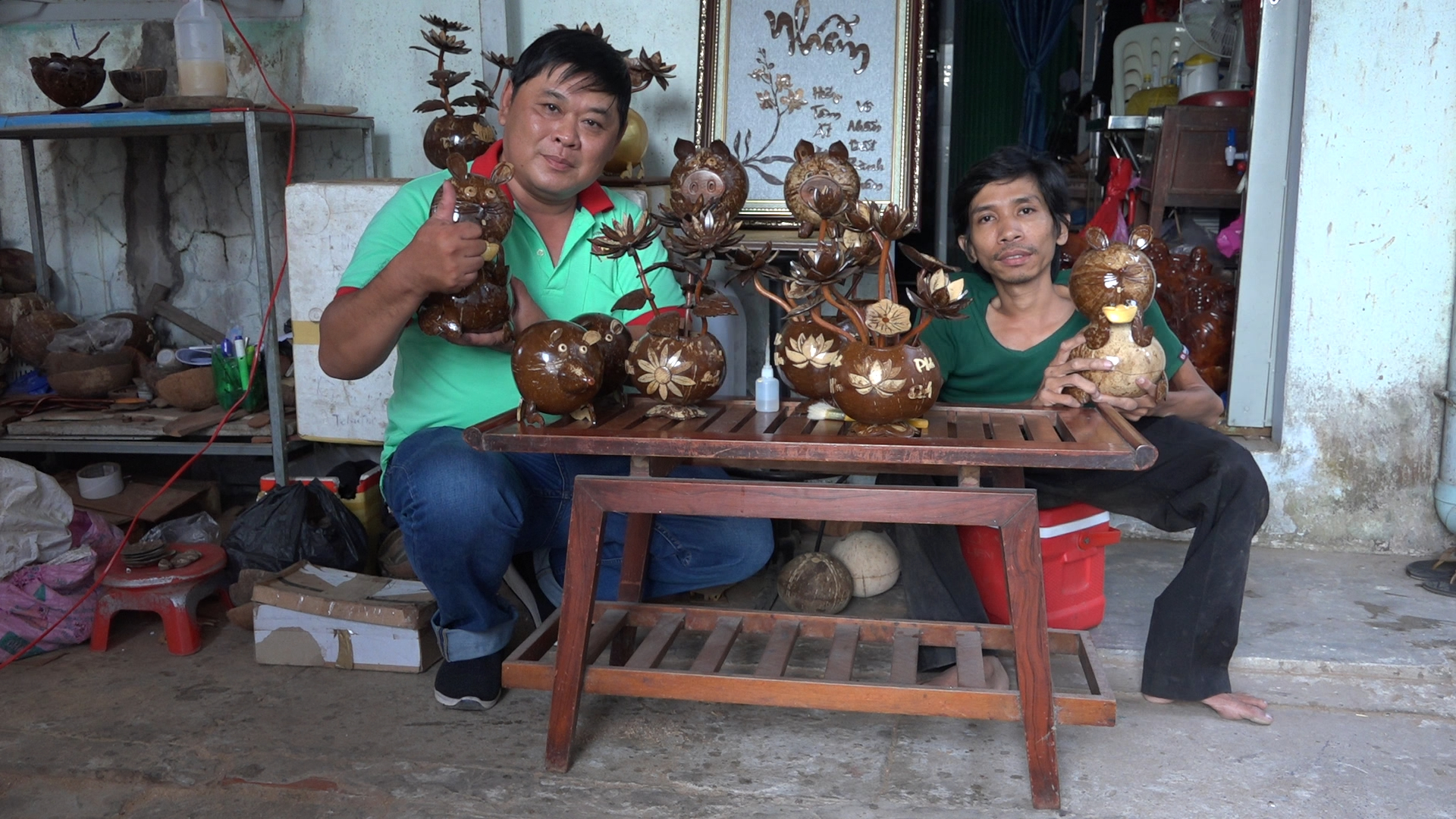 4. Khach hang tram tro thich thu voi nhung tac pham do Nghia tao ra