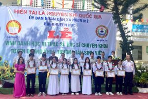 Tuyen duong khen thuong tan sinh vien