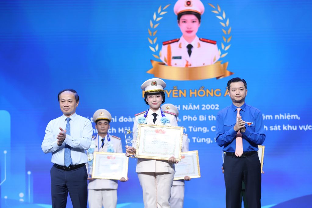 Gương Thanh niên sống đẹp: Vinh danh những câu chuyện tử tế trở thành nguồn năng lượng lan toả cho cộng đồng 15 1791685605289 9042099596708519199 9042099596708519199 b26cdf9535b4a65360f80551f8bf7785