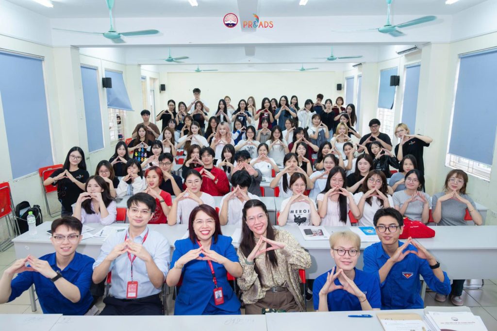 Premiere 2026: Melorea - Cuộc hội ngộ sắc màu tuổi trẻ tại trường Báo 11 Anh 1 3