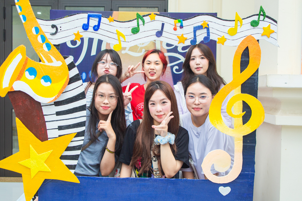 Premiere 2026: Melorea - Cuộc hội ngộ sắc màu tuổi trẻ tại trường Báo 12 Anh 2 3
