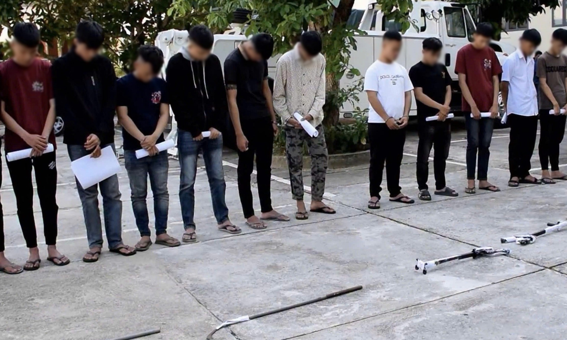Cac doi tuong bi khoi to hanh vi gay roi trat tu cong cong
