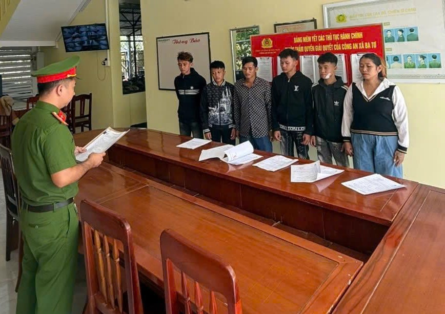 Tong dat quyet dinh khoi to