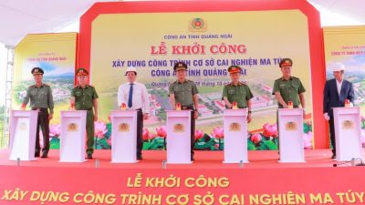 Khởi công